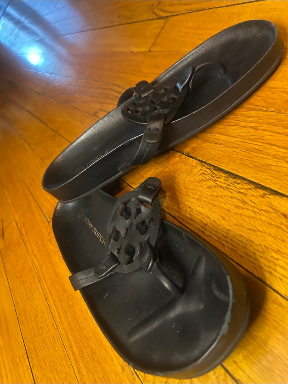Tory Burch Black Leather Logo Thong Sandals - Picture 5 of 5